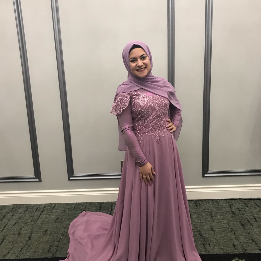 Meet your Posher, Hadeel